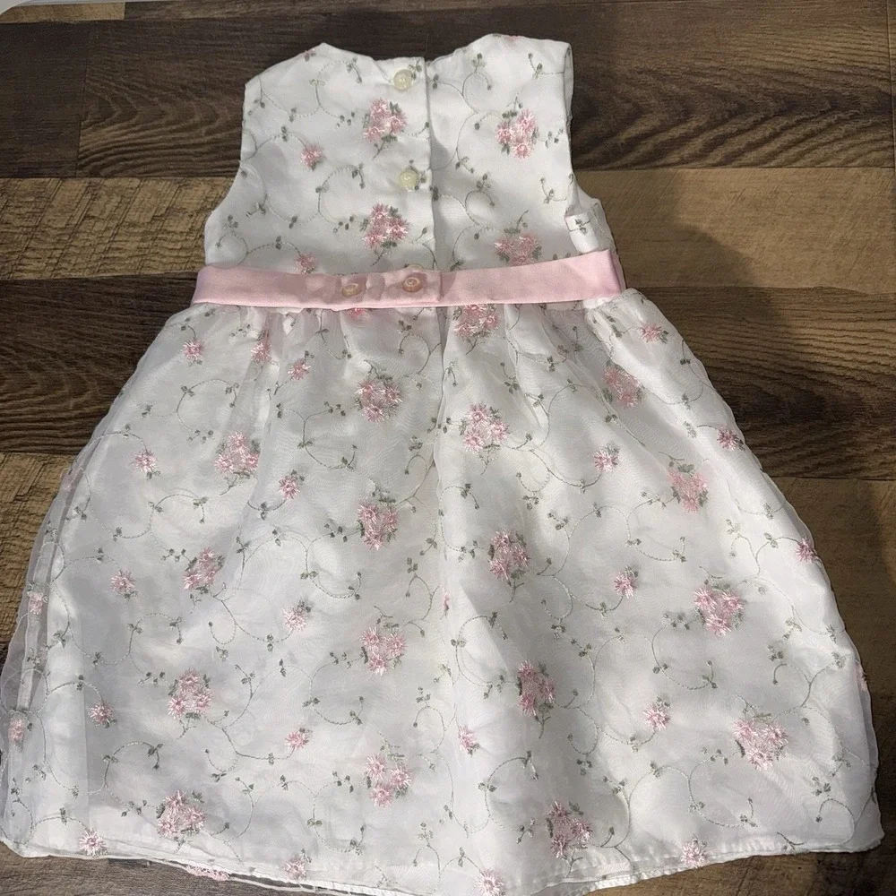 Lot Of 3 Girls Size 24 Months Dresses Lacy Embroidery‎ Fancy